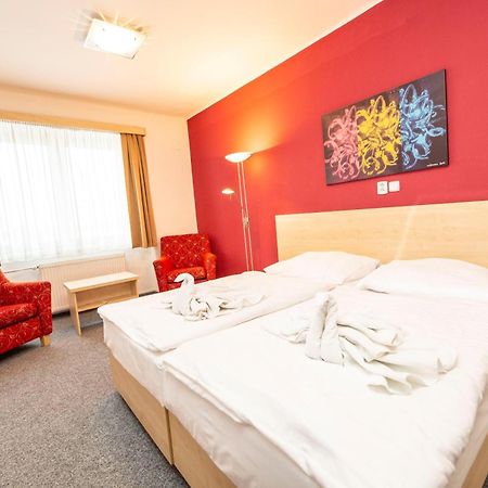 Volary Mestsky Hotel Bobik מראה חיצוני תמונה